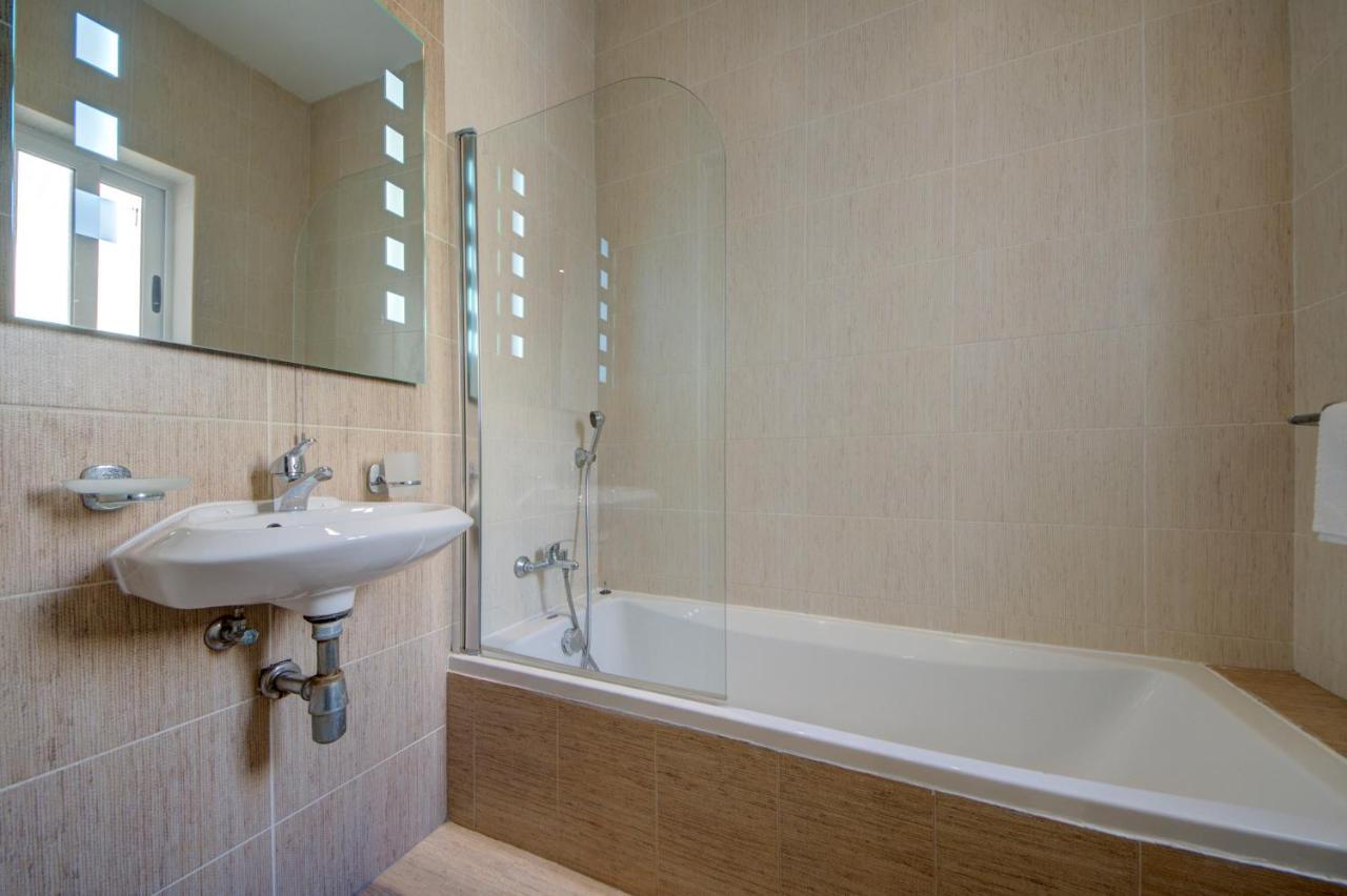 Sapphire Court 2 Bedroom Apartments By Shortletsmalta スリーマ エクステリア 写真